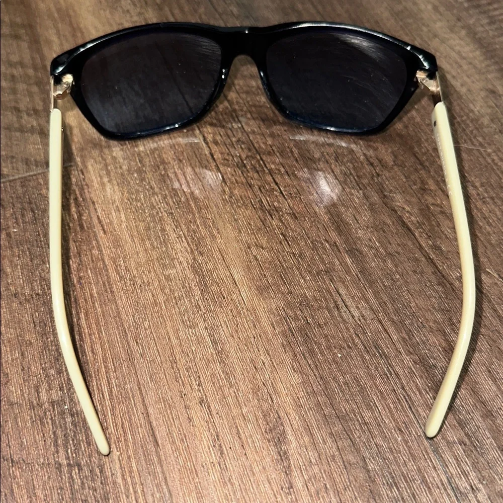 Tory Burch TY7031 Sunglasses Black & White Signature‎ Logo